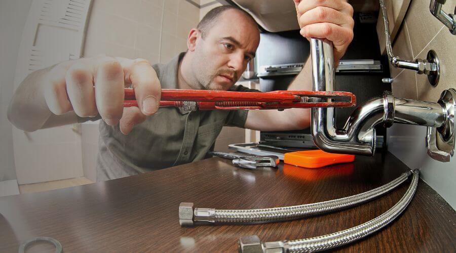 Expert burst pipe repair services in Alda, NE